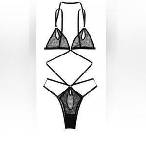 🦋Victoria’s Secret ❤️ VERY SEXY
Fishnet Mesh Unlined Strappy Teddy & 🎁